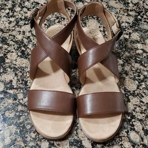 Lifestride strappy sandals